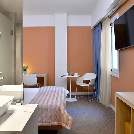 Hotel Airotel Alexandros 4*